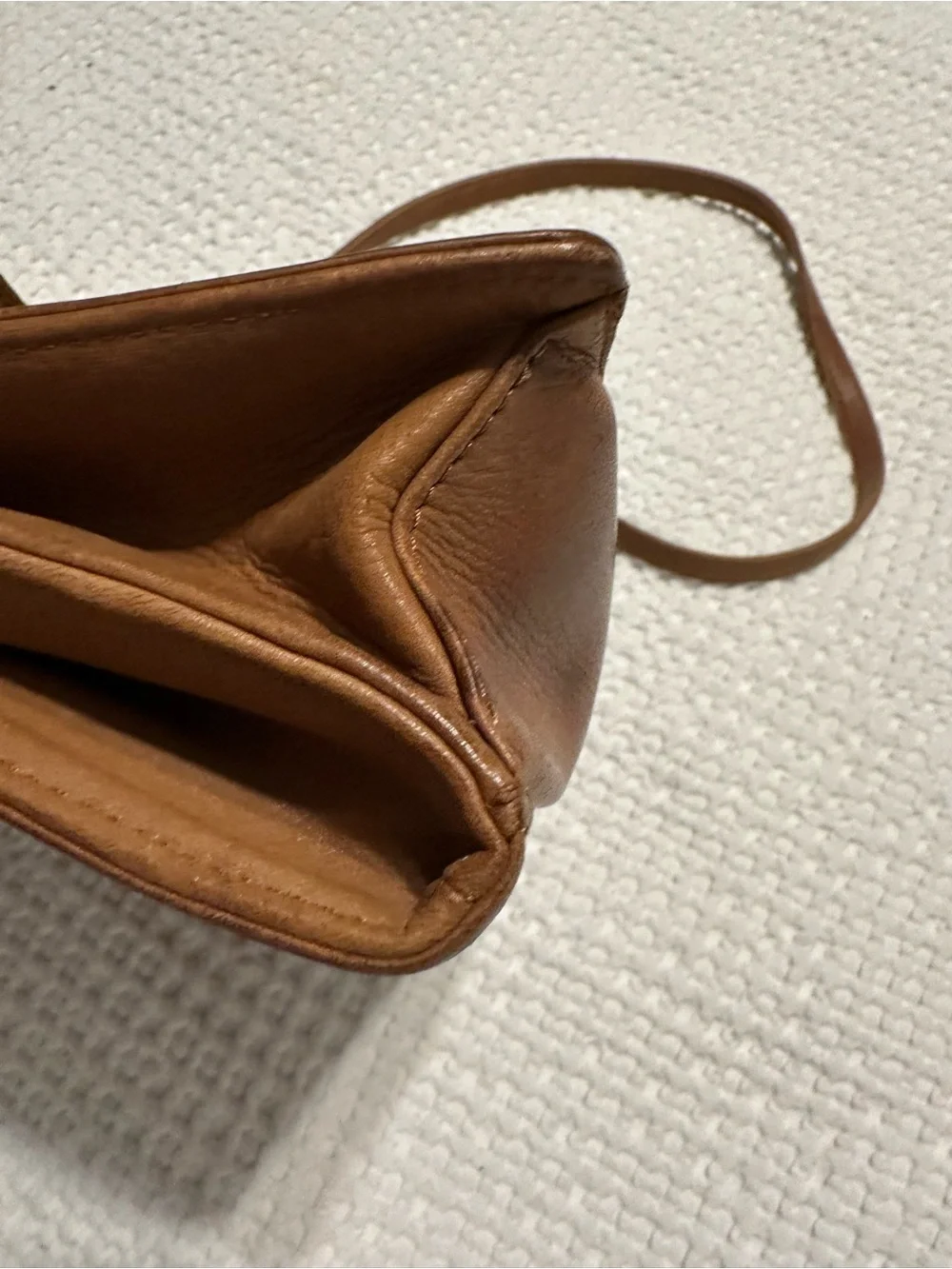 Fossil’s Classic Leather Crossbody Bag in Brown Leather